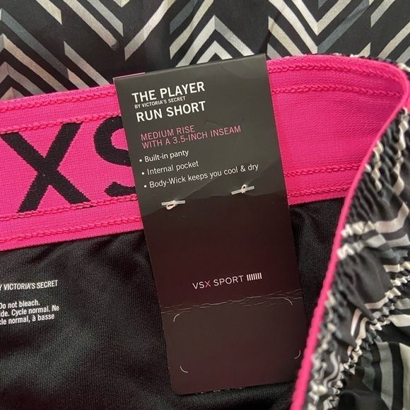 NWT Victoria’s Secret Sport The Player Run Short - Picture 10 of 11